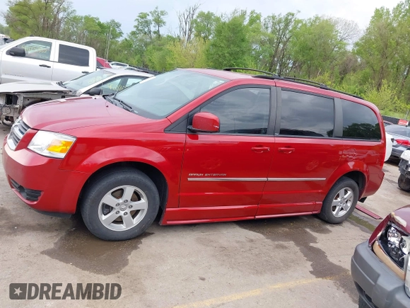 2010 Dodge Grand Caravan SXT z VIN 2D4RN5D19AR258407, wystawiony jako IAAI lot #42072185 z przebiegiem 205 424 mil mil oraz . Historia ofert i sprzedaży dostępna na DreamBid. Obrazek 15.