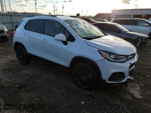 2022 Chevrolet Trax LT with VIN KL7CJPSM9NB557498, listed as a Copart auction lot 47294795 with 22,227 mi miles and Salvage Title. Bid and sale history available at carsss.com. Image 4.