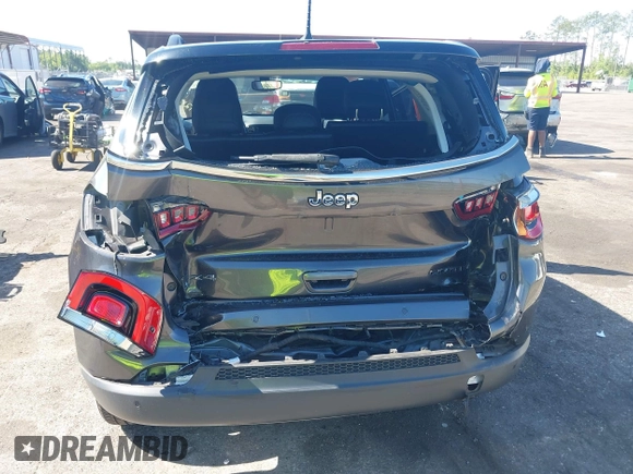 2018 Jeep Compass Limited with VIN 3C4NJDCB8JT284845, listed as a IAAI auction lot 42049290 with 59,210 mi miles and . Bid and sale history available at carsss.com. Image 6.