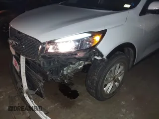 2018 Kia Sorento LX with VIN 5XYPG4A33JG346937, listed as a IAAI auction lot 40981792 with 80,590 mi miles. Bid and sale history available at carsss.com. Image 6.
