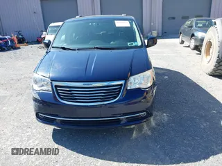 2014 Chrysler Town & Country Touring with VIN 2C4RC1BG5ER365110, listed as a IAAI auction lot 42138323 with 127,424 mi miles. Bid and sale history available at carsss.com. Image 6.