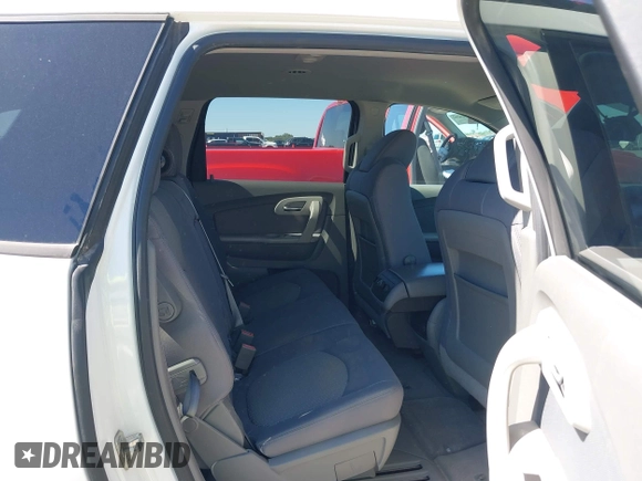 2012 Chevrolet Traverse LS z VIN 1GNKREED8CJ125437, wystawiony jako IAAI lot #42073517 z przebiegiem 48 433 mil mil oraz . Historia ofert i sprzedaży dostępna na DreamBid. Obrazek 8.