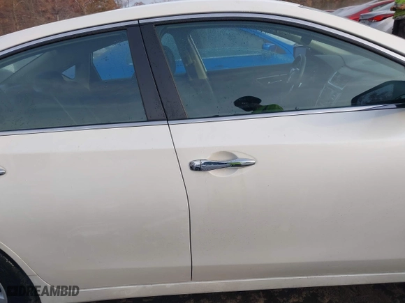 2017 Nissan Altima 2.5 SR with VIN 1N4AL3AP9HC207950, listed as a IAAI auction lot 40754028 with 104,981 mi miles. Bid and sale history available at carsss.com. Image 13.