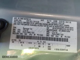 2013 Ford C-Max Hybrid SEL with VIN 1FADP5BUXDL521814, listed as a IAAI auction lot 41944352 with 130,999 mi miles. Bid and sale history available at carsss.com. Image 9.