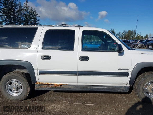2000 Chevrolet Suburban LT with VIN 3GNGK26U9YG200551, listed as a IAAI auction lot 41527081 with 269,980 mi miles. Bid and sale history available at carsss.com. Image 13.