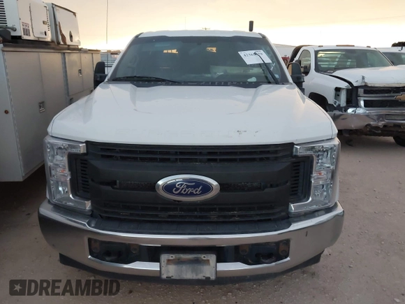 2018 Ford F-350 XL z VIN 1FT7W3AT3JEC82534, wystawiony jako IAAI lot #42365679 z przebiegiem 172 022 mil mil oraz . Historia ofert i sprzedaży dostępna na DreamBid. Obrazek 12.