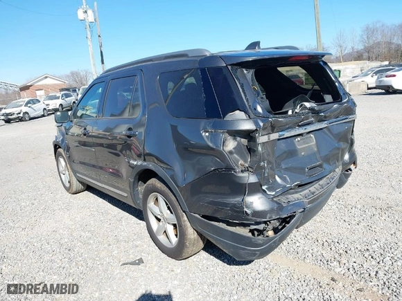 2019 Ford Explorer XLT with VIN 1FM5K7D89KGA32556, listed as a IAAI auction lot 41699226 with 69,938 mi miles. Bid and sale history available at carsss.com. Image 3.