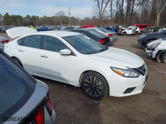 2018 Nissan Altima 2.5 SL with VIN 1N4AL3AP6JC184830, listed as a IAAI auction lot 41330554 with 93,955 mi miles. Bid and sale history available at carsss.com. Image 13.