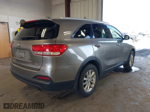 2016 Kia Sorento LX with VIN 5XYPGDA33GG047263, listed as a IAAI auction lot 41772680 with 146,683 mi miles. Bid and sale history available at carsss.com. Image 4.