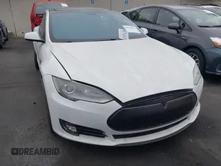 2013 Tesla Model S with VIN 5YJSA1CN1DFP07344, listed as a IAAI auction lot 42746574 with 181,538 mi miles and . Bid and sale history available at DreamBid. Image 12.