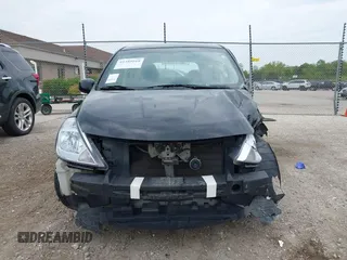2009 Nissan Versa S z VIN 3N1BC13E79L481641, wystawiony jako IAAI lot #42389169 z przebiegiem 251 615 mil mil oraz . Historia ofert i sprzedaży dostępna na DreamBid. Obrazek 12.