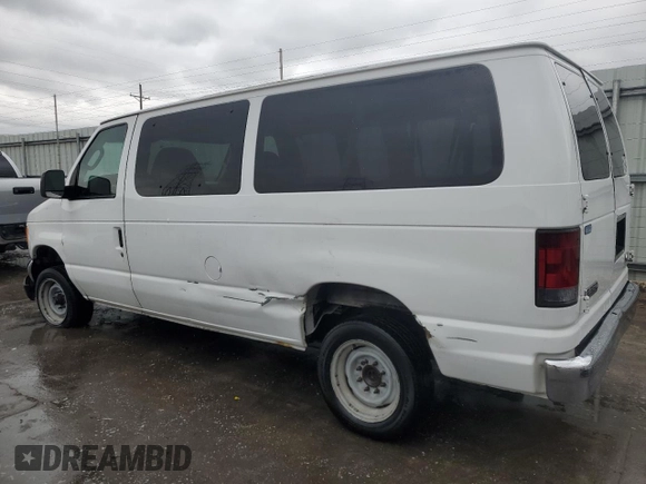 2006 Ford Econoline Passenger XL with VIN 1FBNE31L26DA19530, listed as a Copart auction lot 52019385 with 178,722 mi miles and Salvage Title. Bid and sale history available at carsss.com. Image 2.