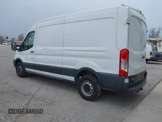 2018 Ford Transit z VIN 1FTBW2CM3JKA90610, wystawiony jako IAAI lot #42036872 z przebiegiem 81 833 mil mil oraz . Historia ofert i sprzedaży dostępna na DreamBid. Obrazek 3.