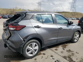 2022 Nissan Kicks S z VIN 3N1CP5BV6NL483232, wystawiony jako Copart lot #54557355 z przebiegiem 31 731 mil mil oraz Szkoda całkowita • Salvage title. Historia ofert i sprzedaży dostępna na DreamBid. Obrazek 3.