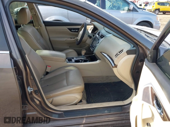 2014 Nissan Altima S with VIN 1N4AL3AP1EC201541, listed as a IAAI auction lot 41777111 with 180,021 mi miles and . Bid and sale history available at DreamBid. Image 5.