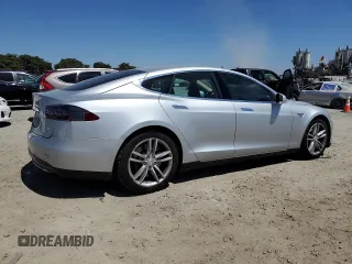2014 Tesla Model S 60 z VIN 5YJSA1H14EFP36439, wystawiony jako Copart lot #65833035 z przebiegiem 66 090 mil mil oraz Czysty tytuł • Clean title. Historia ofert i sprzedaży dostępna na DreamBid. Obrazek 3.