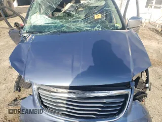 2011 Chrysler Town & Country Touring-L with VIN 2A4RR8DG7BR759220, listed as a Copart auction lot 88317575 with 0 mi miles and Salvage Title. Bid and sale history available at carsss.com. Image 12.