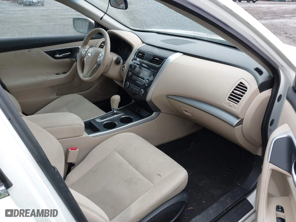 2015 Nissan Altima 2.5 with VIN 1N4AL3AP0FN372447, listed as a IAAI auction lot 41896043 with 111,994 mi miles. Bid and sale history available at carsss.com. Image 5.