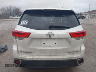 2018 Toyota Highlander Limited z VIN 5TDDZRFH6JS899857, wystawiony jako IAAI lot #41492515 z przebiegiem 98 929 mil mil oraz . Historia ofert i sprzedaży dostępna na DreamBid. Obrazek 17.