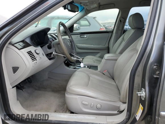 2008 Cadillac DTS 1SC z VIN 1G6KD57Y58U117294, wystawiony jako Copart lot #53862205 z przebiegiem 116 667 mil mil oraz Szkoda całkowita • Salvage title. Historia ofert i sprzedaży dostępna na DreamBid. Obrazek 7.