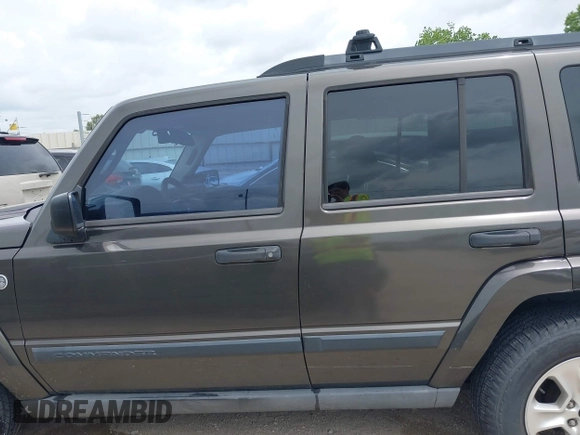 2006 Jeep Commander с VIN 1J8HG48NX6C357935, выставлен на аукционе IAAI как лот 42121109 с пробегом 166 951 миль миль и . История ставок и продаж доступна на DreamBid. Изображение 14.