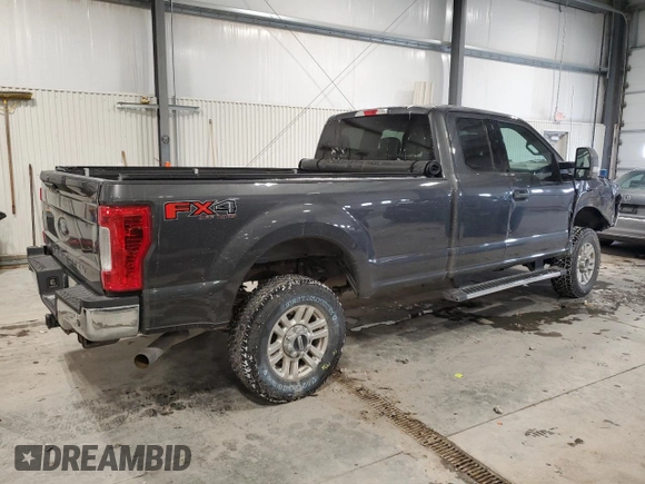 2018 Ford F-250 XL z VIN 1FT7X2B61JEB71609, wystawiony jako Copart lot #45167395 z przebiegiem 107 493 mil mil oraz Szkoda całkowita • Salvage title. Historia ofert i sprzedaży dostępna na DreamBid. Obrazek 3.