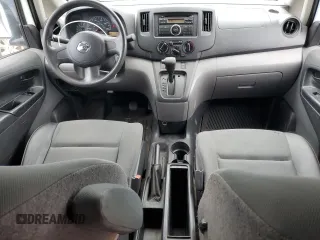 2015 Nissan NV200 S z VIN 3N6CM0KN9FK711799, wystawiony jako Copart lot #53645765 z przebiegiem 105 226 mil mil oraz Szkoda całkowita • Salvage title. Historia ofert i sprzedaży dostępna na DreamBid. Obrazek 8.