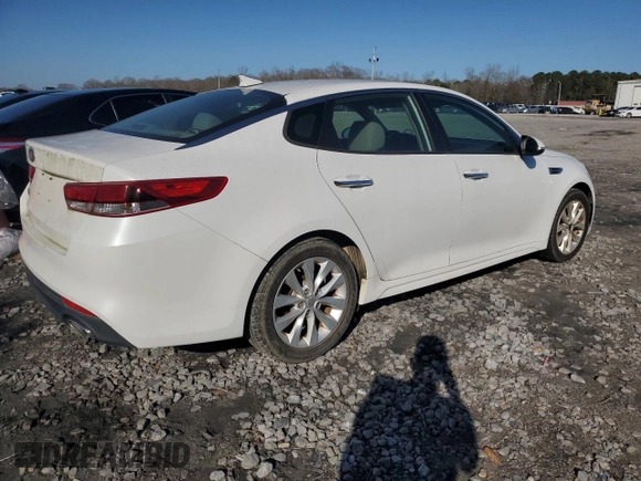 2016 Kia Optima LX with VIN 5XXGT4L39GG059124, listed as a Copart auction lot 43060645 with 173,403 mi miles and Clean Title. Bid and sale history available at carsss.com. Image 3.