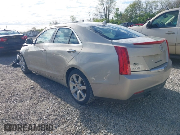 2014 Cadillac ATS Standard RWD z VIN 1G6AA5RA0E0103116, wystawiony jako IAAI lot #42116348 z przebiegiem 133 956 mil mil oraz . Historia ofert i sprzedaży dostępna na DreamBid. Obrazek 3.