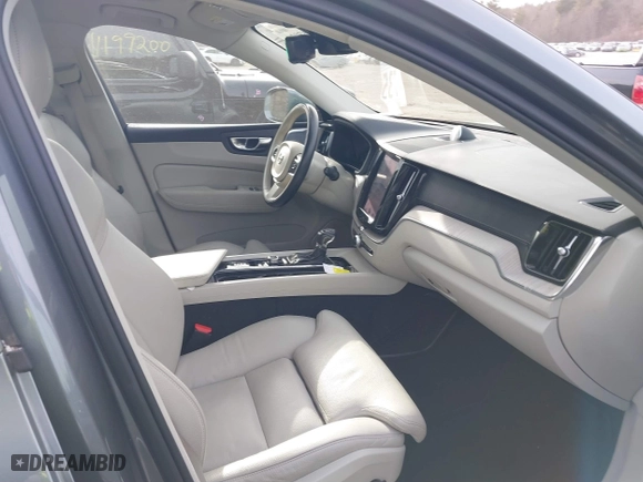 2020 Volvo XC60 Inscription with VIN YV4102RL6L1470249, listed as a IAAI auction lot 41165934 with 26,127 mi miles. Bid and sale history available at carsss.com. Image 5.