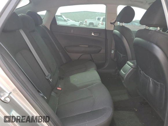 2018 Kia Optima LX z VIN 5XXGT4L30JG263799, wystawiony jako Copart lot #55140215 z przebiegiem 41 982 mil mil oraz Szkoda całkowita • Salvage title. Historia ofert i sprzedaży dostępna na DreamBid. Obrazek 10.