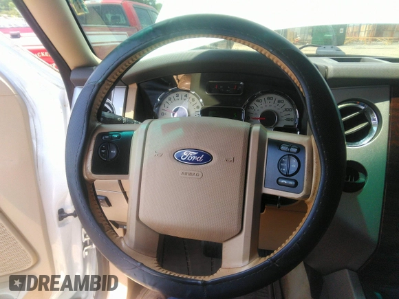 2014 Ford Expedition XLT z VIN 1FMJU1H56EEF46306, wystawiony jako IAAI lot #42823693 z przebiegiem 174 295 mil mil oraz . Historia ofert i sprzedaży dostępna na DreamBid. Obrazek 6.