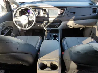 2021 Kia Sedona LX with VIN KNDMB5C19M6673451, listed as a Copart auction lot 78464884 with 70,498 mi miles and Salvage Title. Bid and sale history available at carsss.com. Image 8.