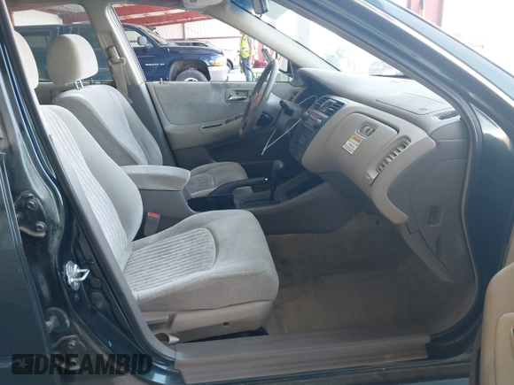 1998 Honda Accord EX z VIN 1HGCG6679WA267142, wystawiony jako IAAI lot #42146608 z przebiegiem 233 512 mil mil oraz . Historia ofert i sprzedaży dostępna na DreamBid. Obrazek 5.