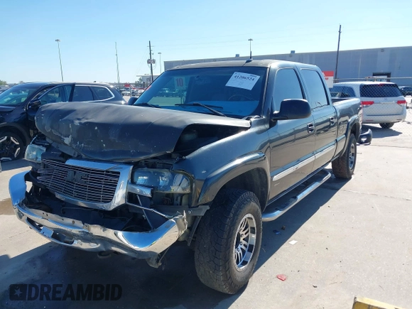 2003 GMC Sierra 1500HD SLE z VIN 1GTGC13U53F203980, wystawiony jako IAAI lot #41206524 z przebiegiem 309 414 mil mil oraz . Historia ofert i sprzedaży dostępna na DreamBid. Obrazek 19.