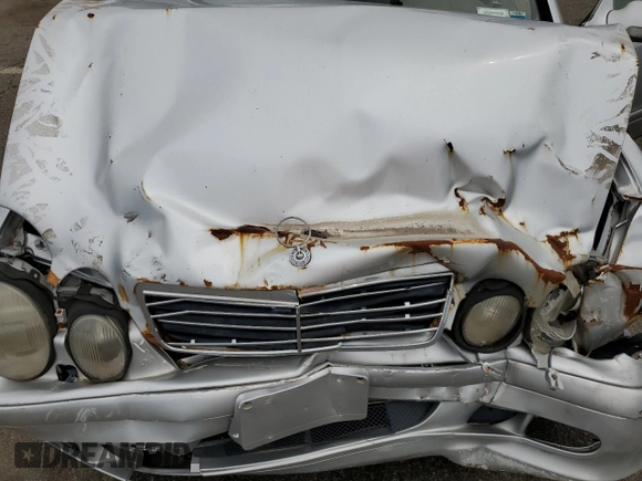 2001 Mercedes-Benz CLK 320 z VIN WDBLK65G21T069416, wystawiony jako Copart lot #52275545 z przebiegiem Nie podano mil oraz Nie do naprawy. Historia ofert i sprzedaży dostępna na DreamBid. Obrazek 11.
