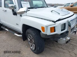 2008 Hummer H3 SUV with VIN 5GTEN13E588152981, listed as a IAAI auction lot 41849252 with 173,428 mi miles and . Bid and sale history available at DreamBid. Image 6.