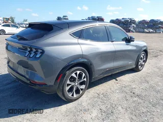 2023 Ford Mustang Mach-E Premium с VIN 3FMTK3RM2PMA18002, выставлен на аукционе IAAI как лот 42568946 с пробегом 26 495 миль миль и . История ставок и продаж доступна на DreamBid. Изображение 4.