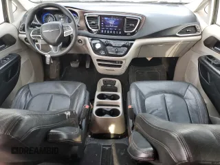 2017 Chrysler Pacifica Touring with VIN 2C4RC1DG0HR634812, listed as a Copart auction lot 85925434 with 194,385 mi miles and Salvage Title. Bid and sale history available at DreamBid. Image 8.