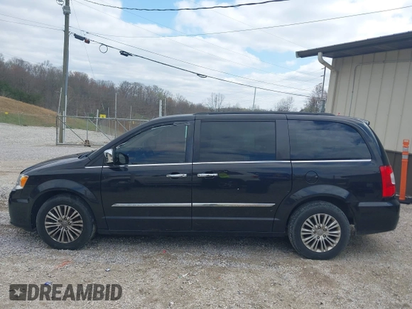 2015 Chrysler Town & Country Touring L with VIN 2C4RC1CG8FR522404, listed as a IAAI auction lot 41932426 with 165,092 mi miles and . Bid and sale history available at DreamBid. Image 14.