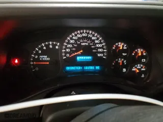 2004 Chevrolet Tahoe LT with VIN 1GNEK13Z94R221010, listed as a Copart auction lot 52391605 with 181,501 mi miles and Clean Title. Bid and sale history available at carsss.com. Image 9.