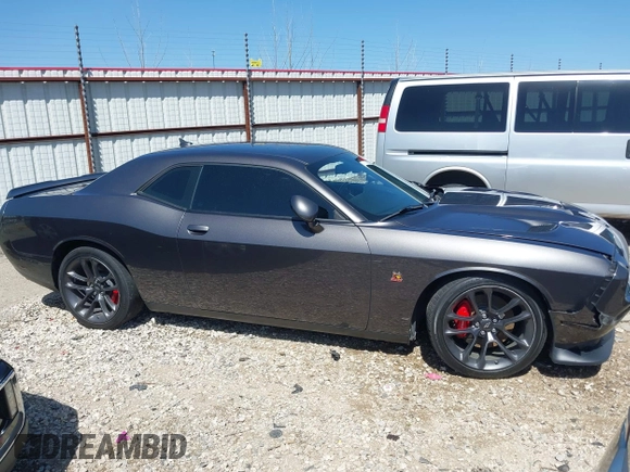 2020 Dodge Challenger R/T Scat Pack z VIN 2C3CDZFJ4LH230781, wystawiony jako IAAI lot #41990428 z przebiegiem 55 315 mil mil oraz . Historia ofert i sprzedaży dostępna na DreamBid. Obrazek 13.