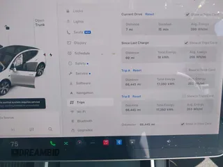 2020 Tesla Model Y Long Range with VIN 5YJYGDEE2LF044811, listed as a IAAI auction lot 41839136 with 68,445 mi miles and . Bid and sale history available at DreamBid. Image 7.