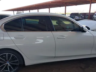 2022 BMW 3 Series 330i с VIN 3MW5R1J01N8C47893, выставлен на аукционе IAAI как лот 42312006 с пробегом 25 430 миль миль и . История ставок и продаж доступна на DreamBid. Изображение 13.