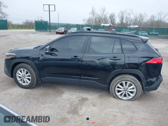 2024 Toyota Corolla Cross LE z VIN 7MUBAABG3RV103760, wystawiony jako IAAI lot #41870105 z przebiegiem 7 544 mil mil oraz . Historia ofert i sprzedaży dostępna na DreamBid. Obrazek 15.