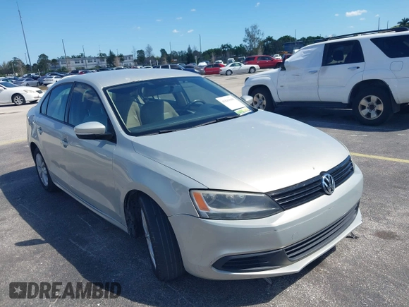 2011 Volkswagen Jetta SE with VIN 3VWDX7AJ4BM330363, listed as a IAAI auction lot 41841068 with 154,676 mi miles and . Bid and sale history available at DreamBid. Image 6.