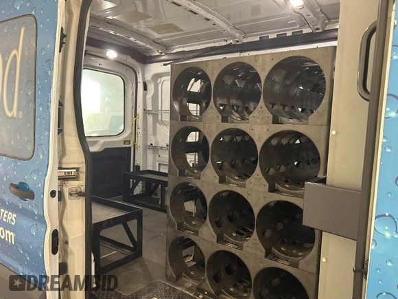 2018 Ford Transit с VIN 1FTYE1CM7JKB31067, выставлен на аукционе IAAI как лот 42742910 с пробегом 64 837 миль миль и . История ставок и продаж доступна на DreamBid. Изображение 19.