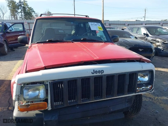 1999 Jeep Cherokee Sport with VIN 1J4FT68S5XL624177, listed as a IAAI auction lot 41730776 with 216,152 mi miles. Bid and sale history available at carsss.com. Image 11.