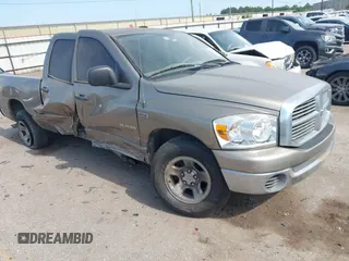 2008 Dodge 1500 SLT z VIN 1D7HA182X8J152357, wystawiony jako IAAI lot #42271571 z przebiegiem 258 517 mil mil oraz . Historia ofert i sprzedaży dostępna na DreamBid. Obrazek 1.