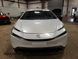 2024 Toyota Prius LE with VIN JTDADABUXR3017172, listed as a Copart auction lot 46892175 with 1,027 mi miles and Clean Title. Bid and sale history available at carsss.com. Image 5.